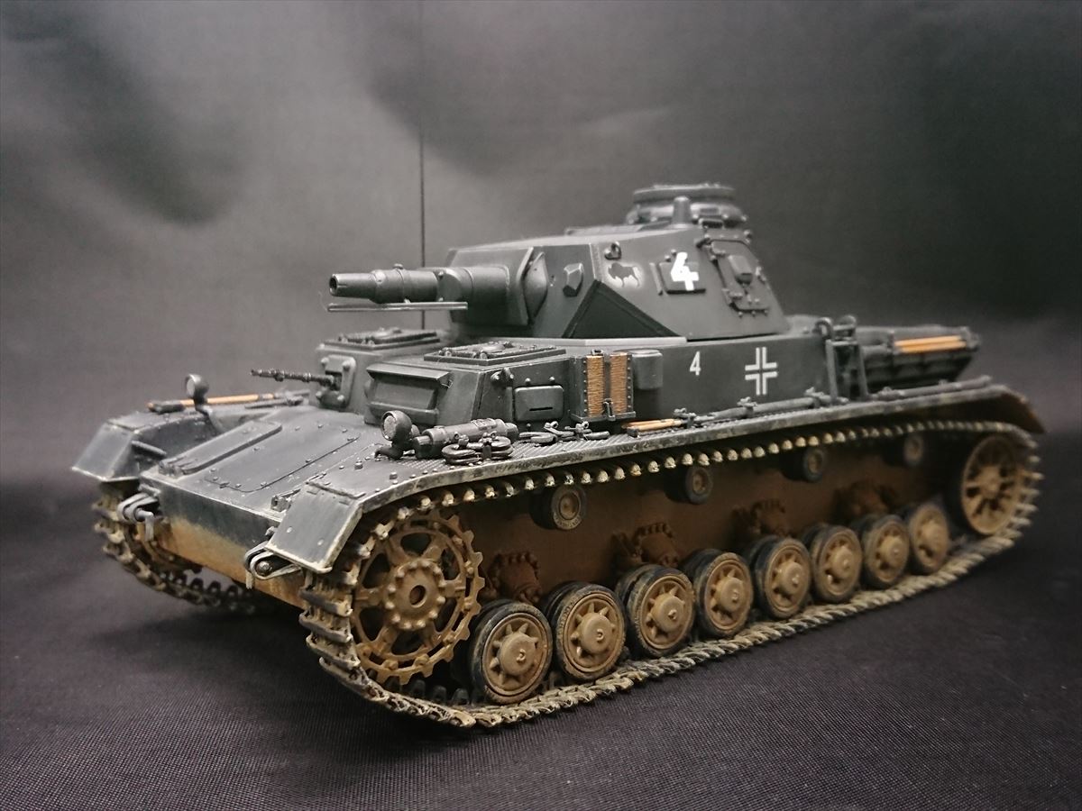 1/35 ドイツⅣ号突撃砲後期型 塗装済み完成品 | monsterdog.com.br